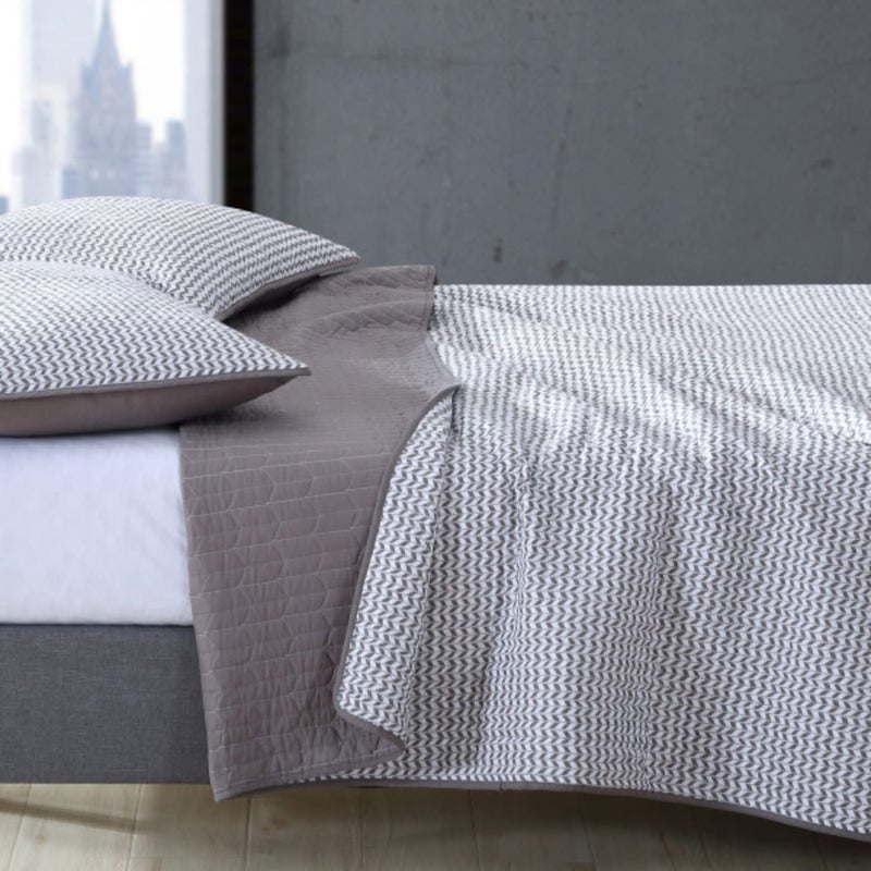 City Scene - Queen Quilt Set, Reversible Cotton Bedding with Matching Shams, Luxurious Bedding Set (Leaves Dark Grey, Queen) - Image 5